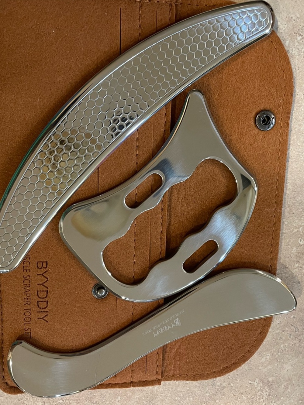 Muscle Scraper Set with Silver Stainless Steel Tools - Picture 3 of 4